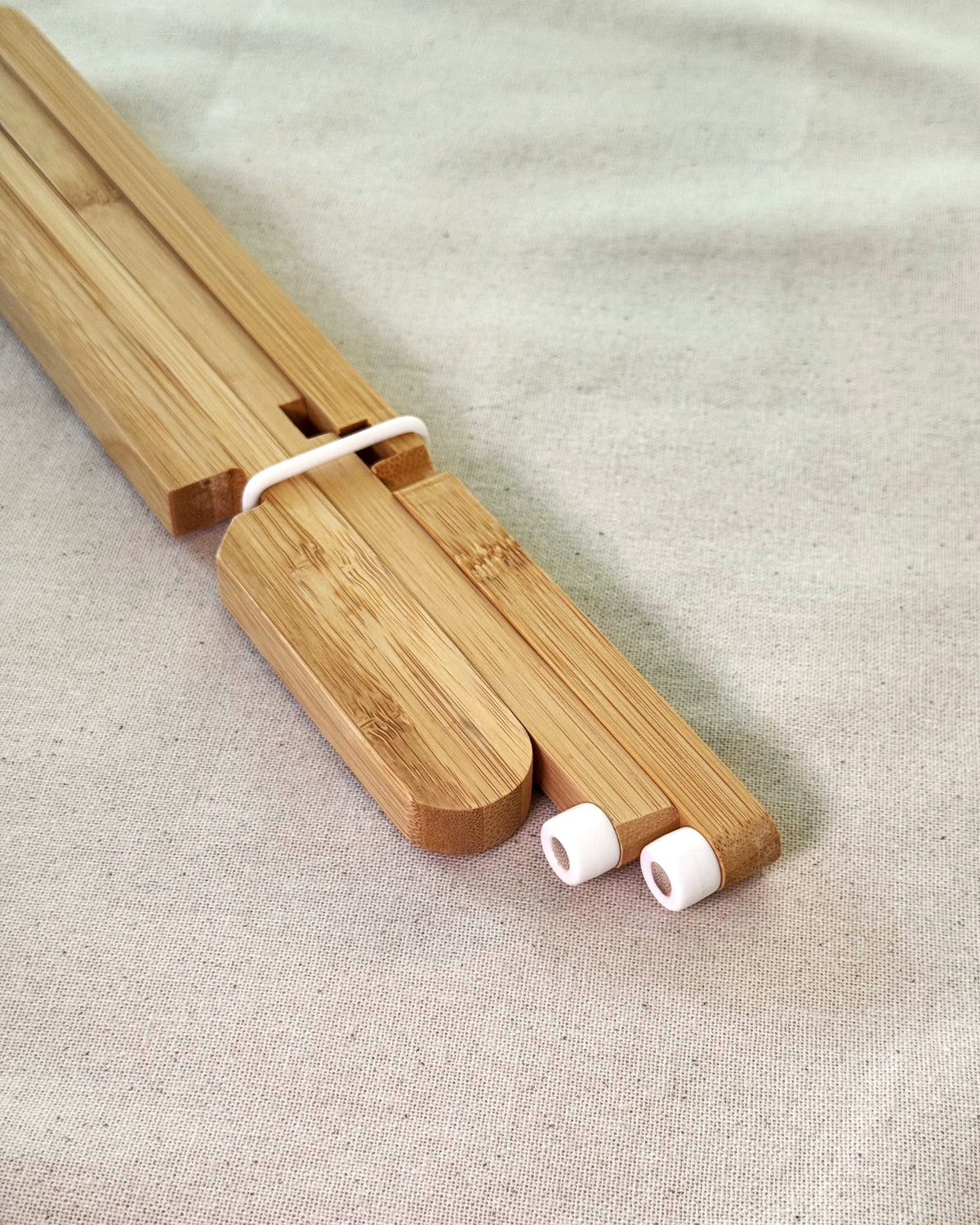 Dragonfly Laptop Stand, Feather White